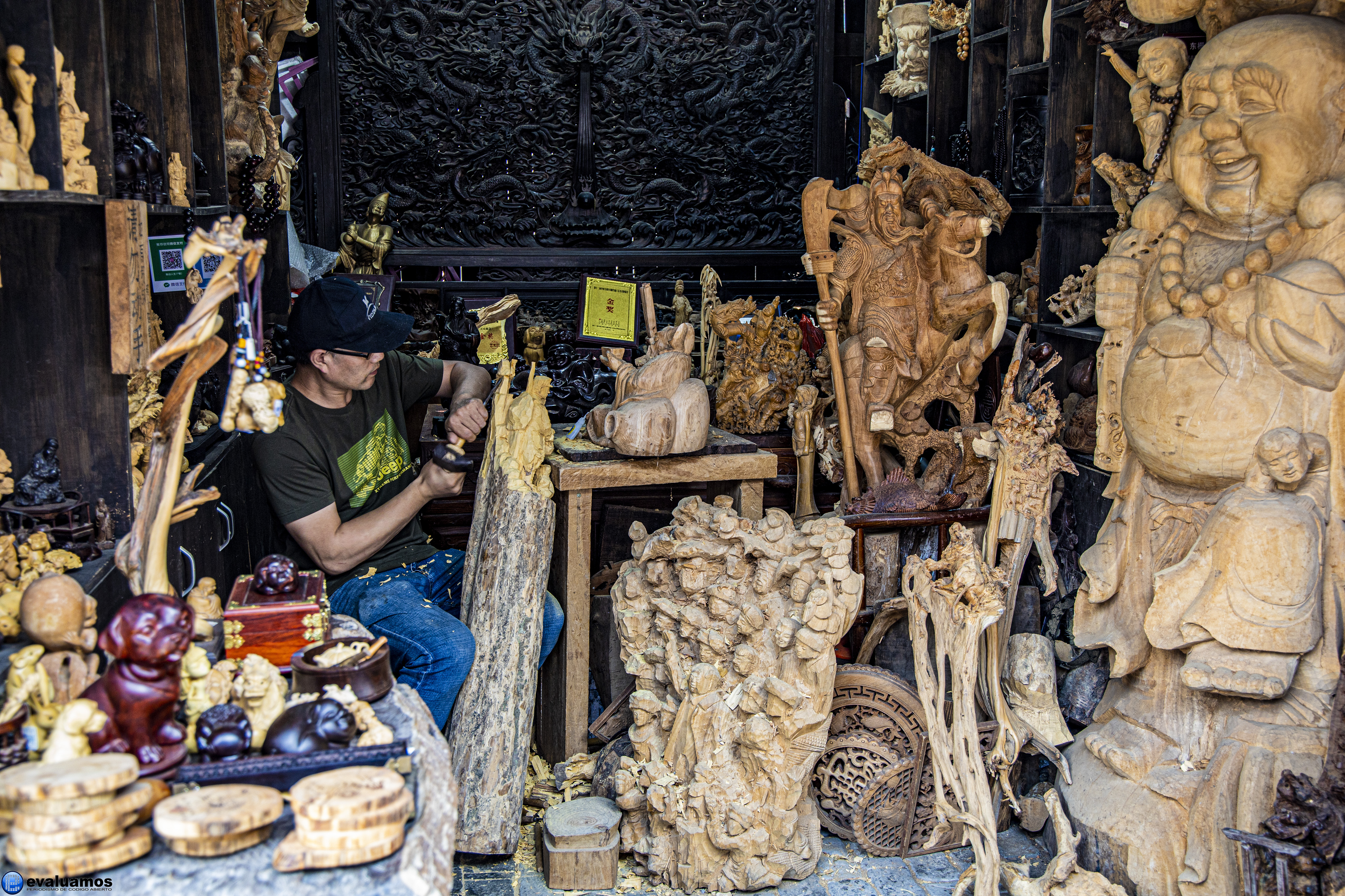 Fotos del día – El artesano de Wuzhen, la Venecia china.