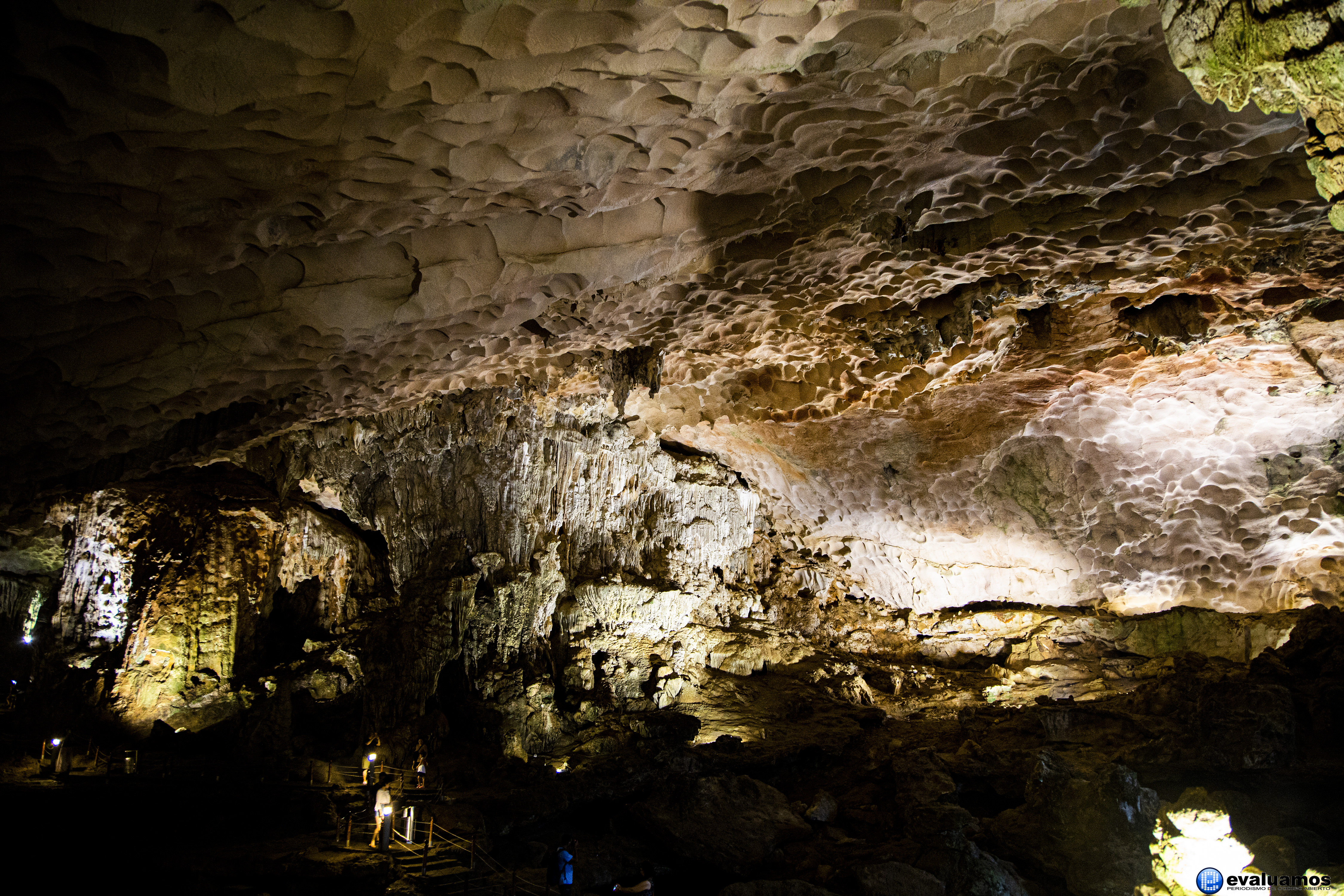 Fotos del día – Caverna Sung Sot en la bahía de Halong en Vietnam