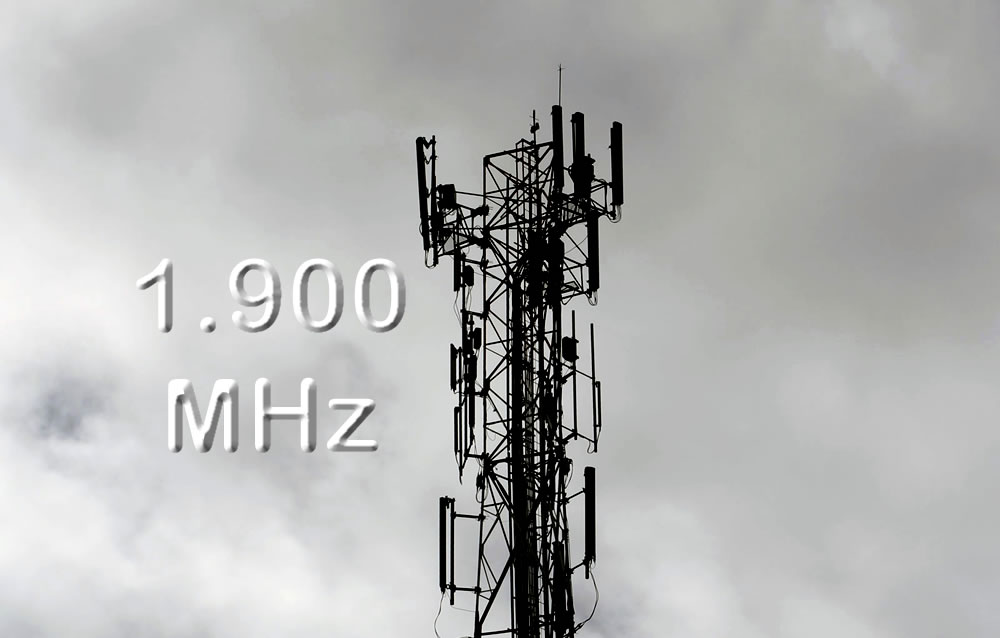 MinTIC firmó resoluciones de prórroga del espectro de 1.900 MHz a Movistar y Claro