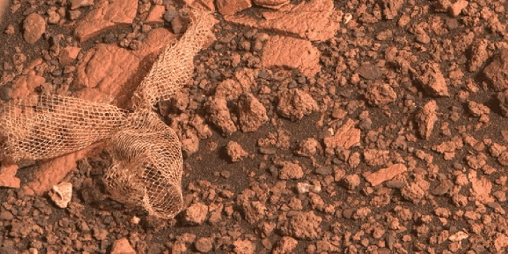 El rover Perseverance capta foto de una malla en Marte