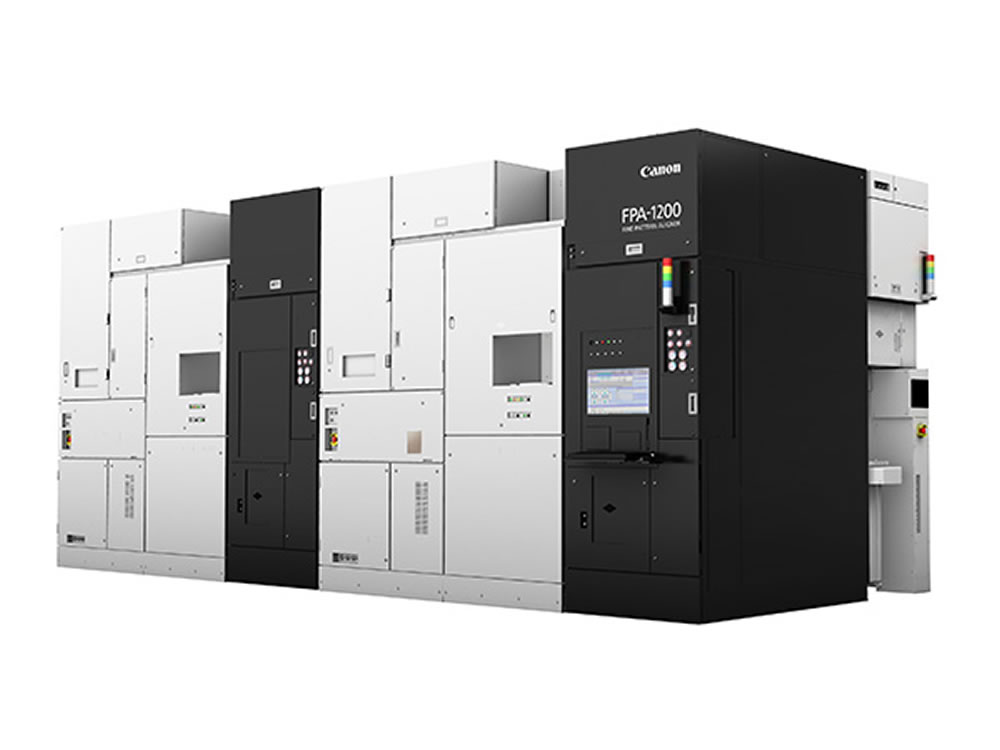La máquina Canon FPA-1200NZ2C le compite a de ASML UVE por la 1/10 parte del 
